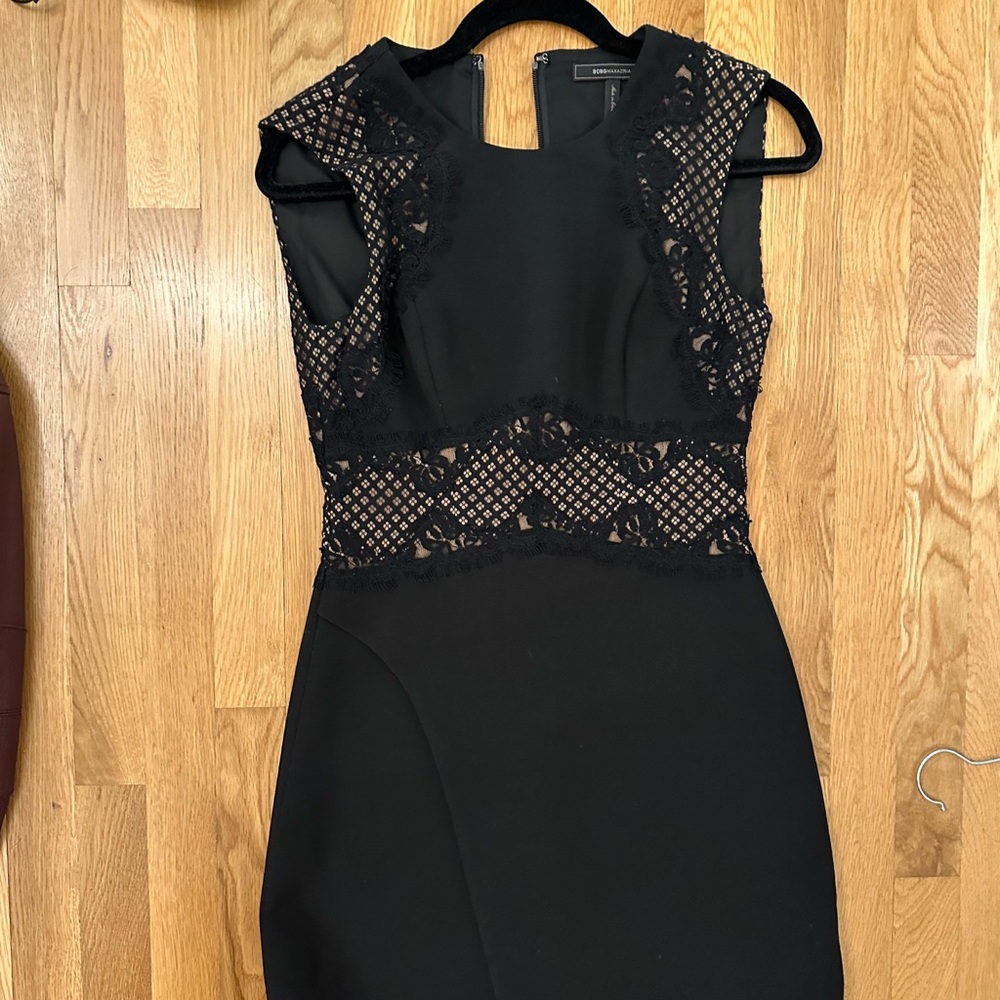 Asymmetrical short bcbg dress with lace detail